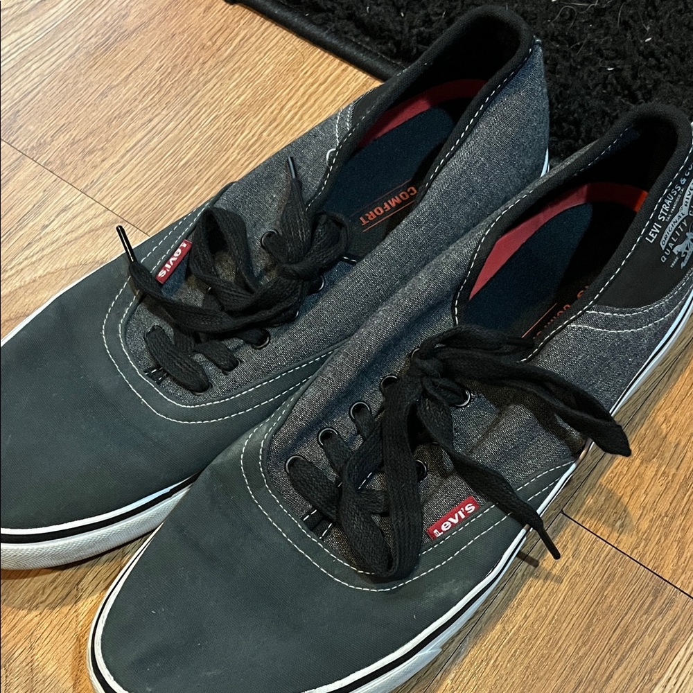 Levi's Men's Black and Gray Sneakers - Picture 2 of 7